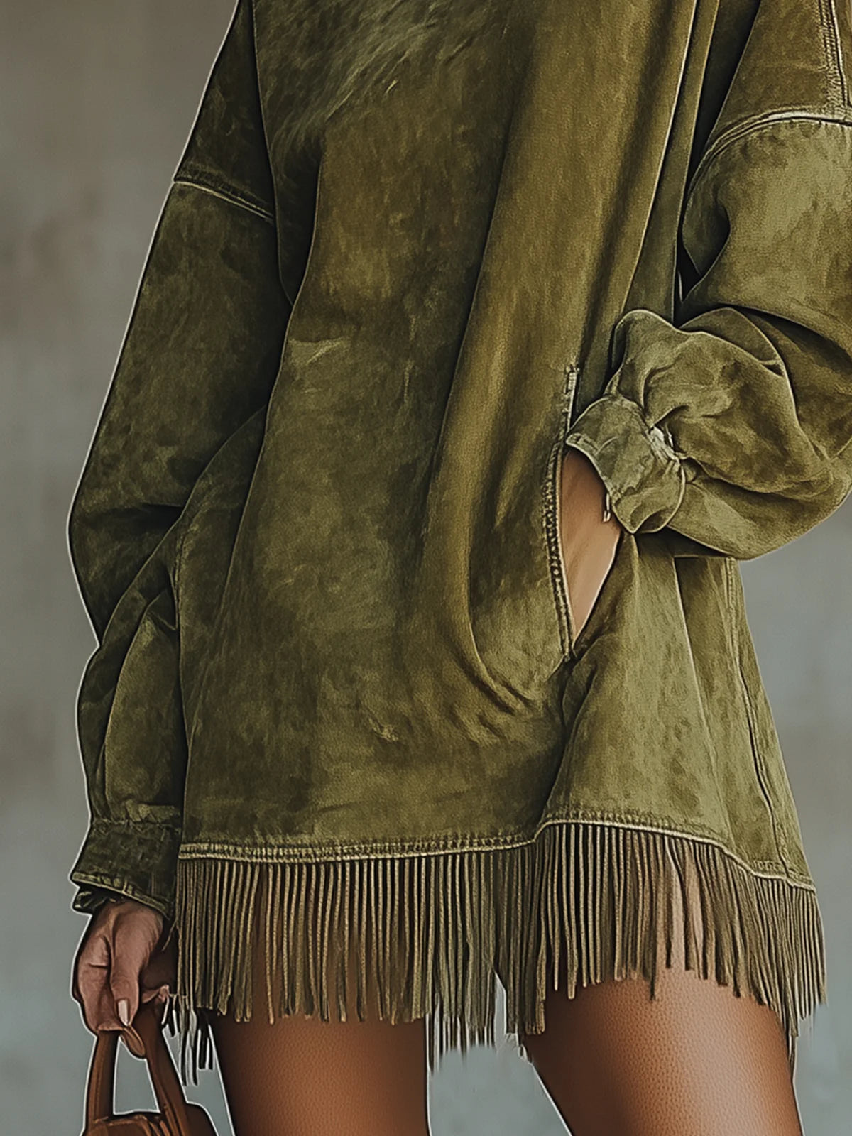 Oriane | Robe en Daim à Col Montant et Franges
