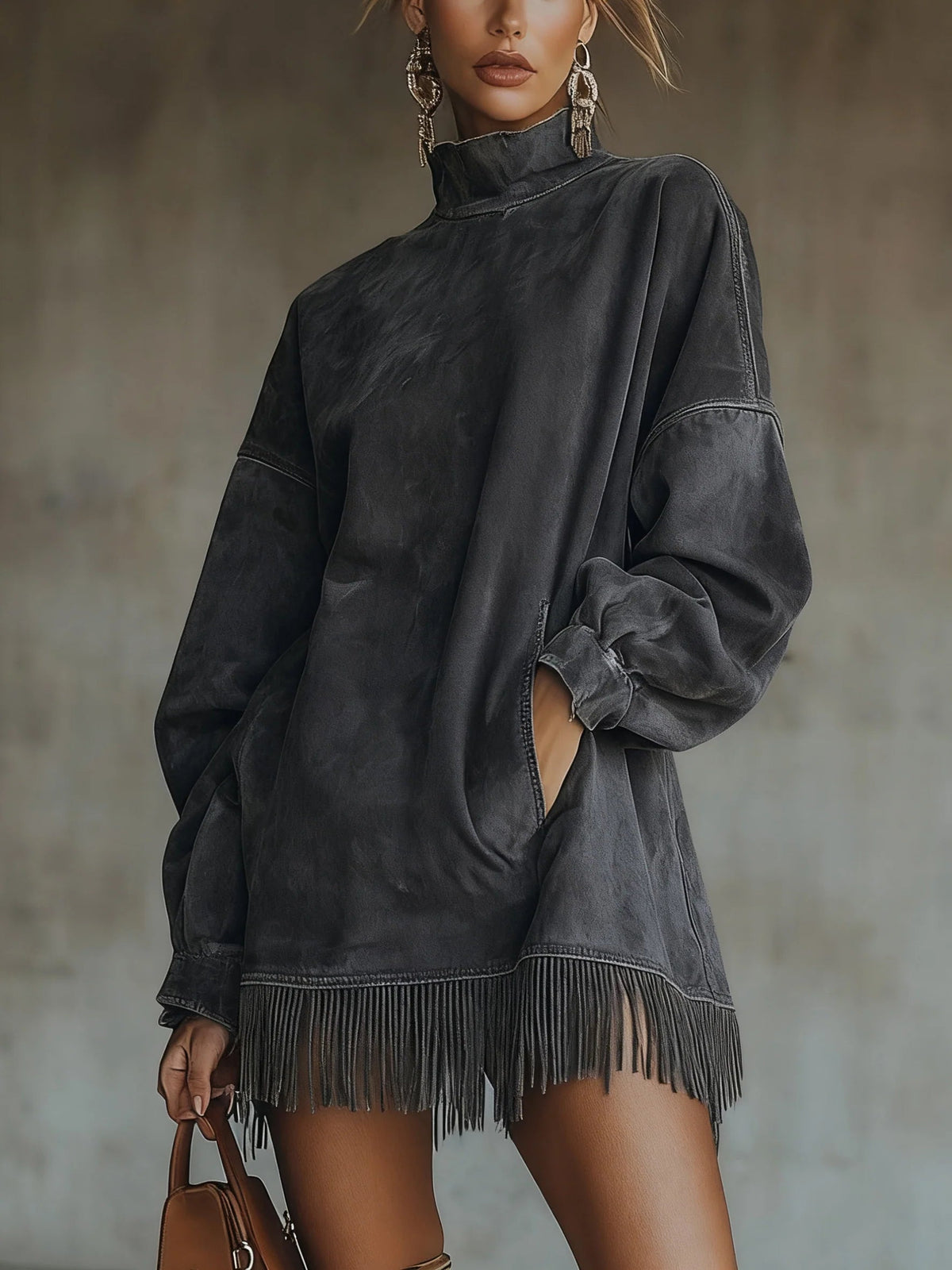 Oriane | Robe en Daim à Col Montant et Franges